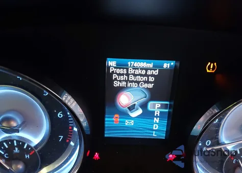 2013 Chrysler 300 Motown из США, поврежденный, VIN 2C3CCAAG6DH630441